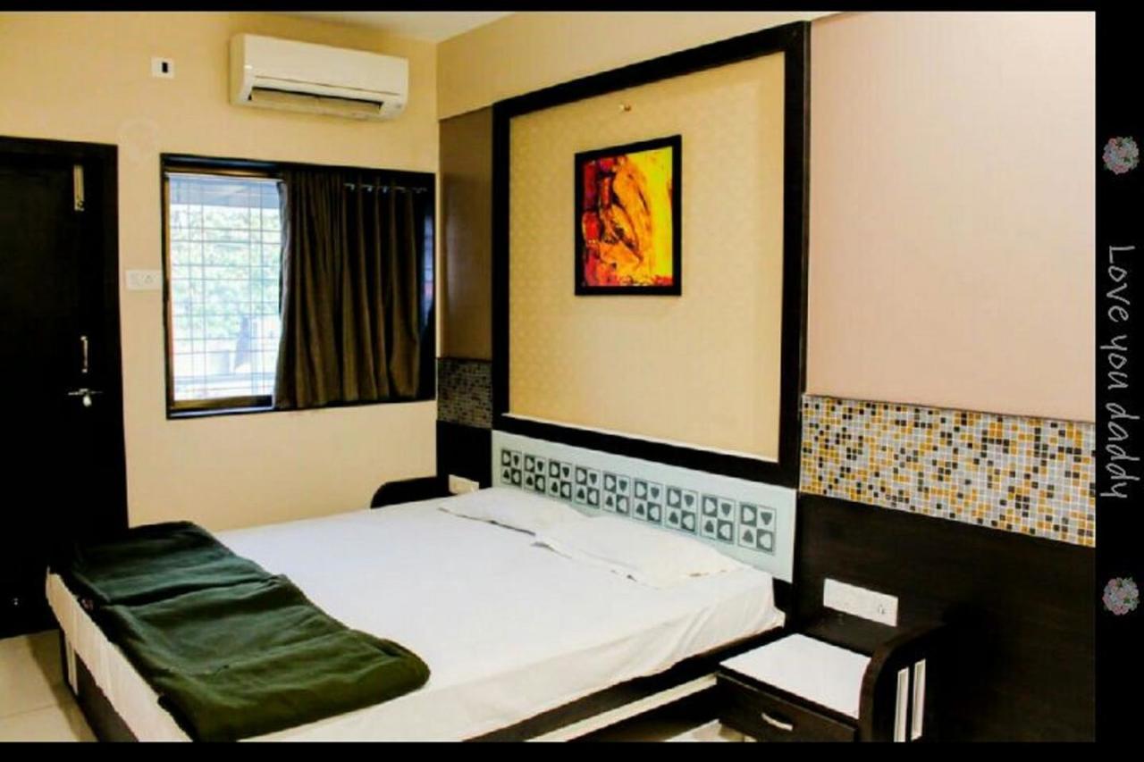 Hotel Oberoi Ahmednagar Exterior photo